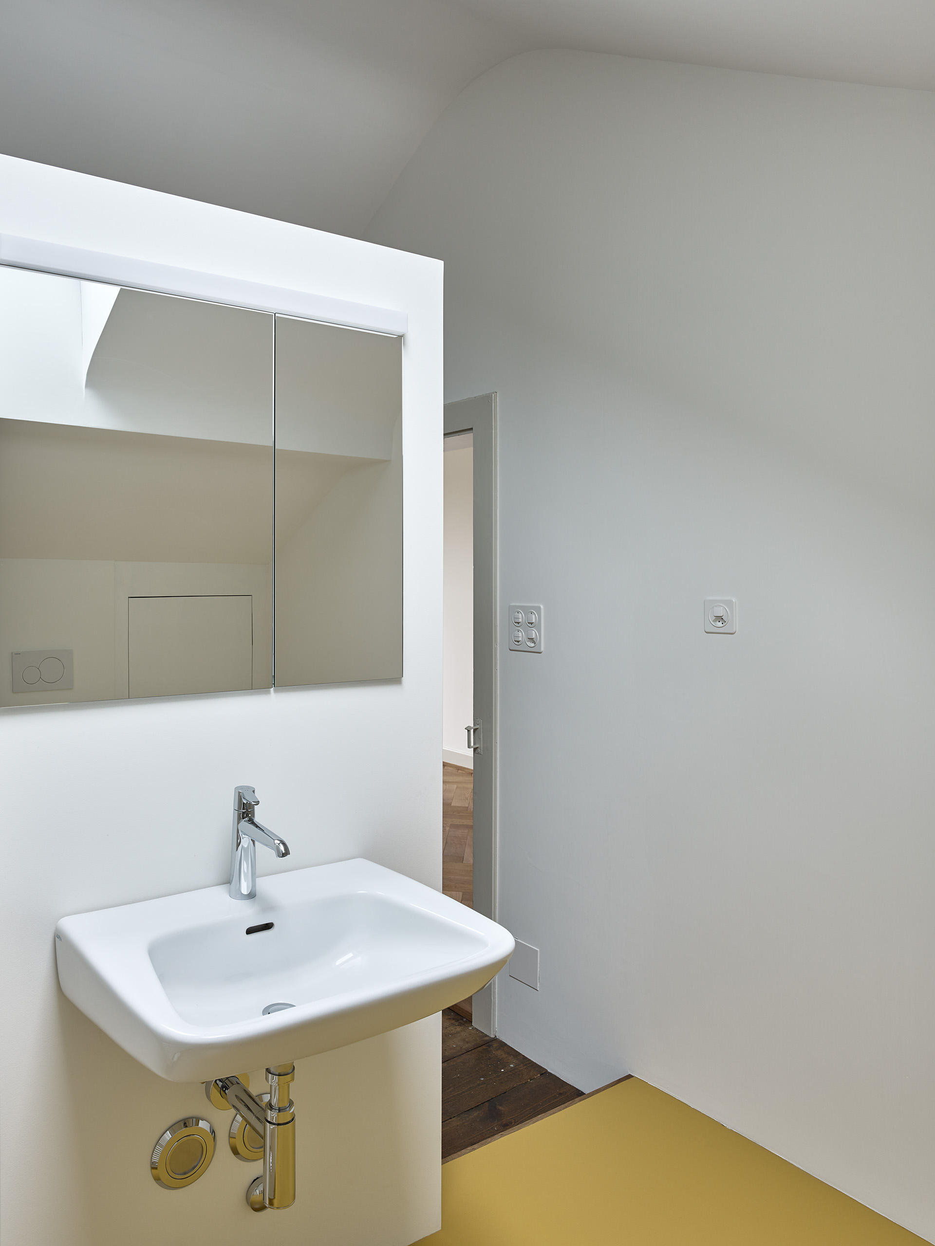 E19707 Alpa 089877 SCREEN